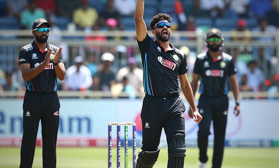 শীর্ষে দাঁড়িয়ে বিদায়: হারমানপ্রীত কৌরের অধিনায়কত্ব হস্তান্তর, গ্যালারির স্মৃতি আর উত্তরাধিকারের ফাঁকা চেয়ার