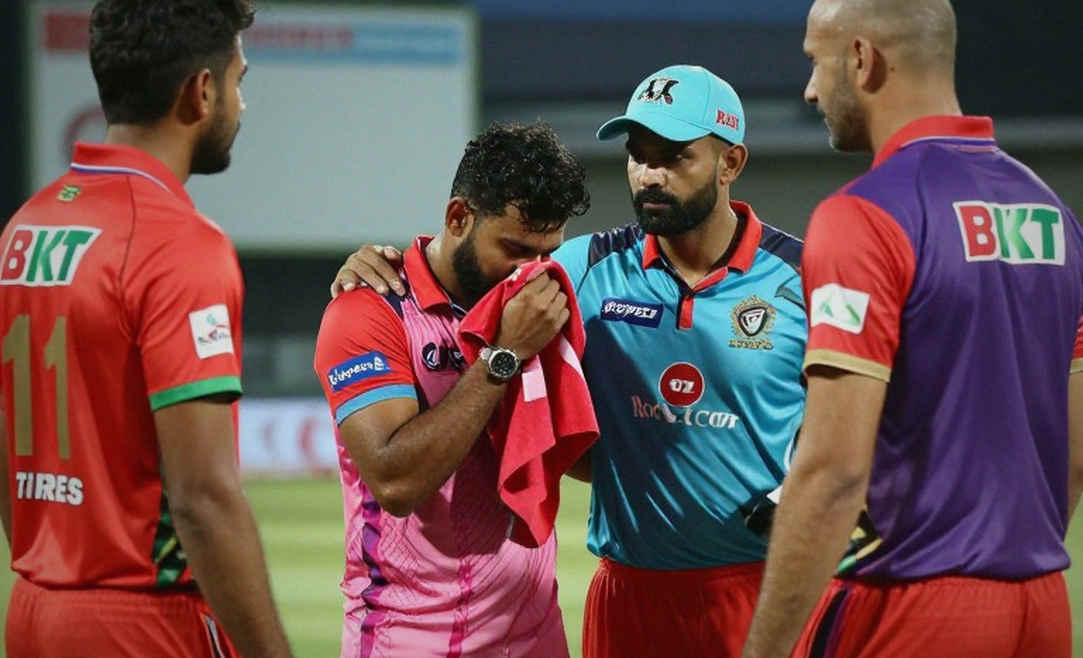 ৫৪ মিনিটের দ্বিতীয় ম্যাপ আর হারানো পার্টনার স্লট: Wolves Esports-এর ২-০ জয়ের পেছনের খাতা ৫৪ মিনিটের দ্বিতীয় ম্যাপ আর হারানো পার্টনার স্লট: Wolves Esports-এর ২-০ জয়ের পেছনের খাতা